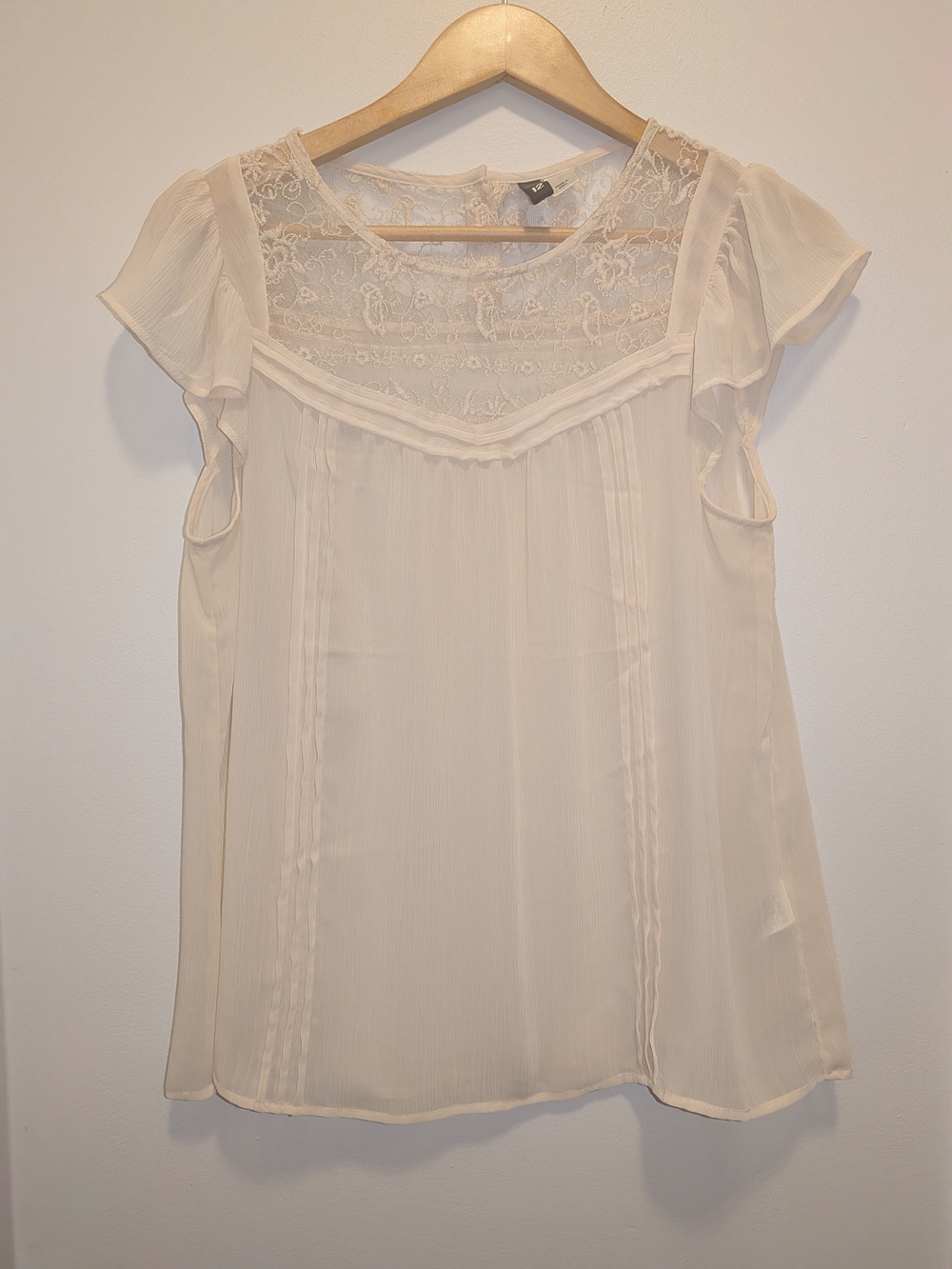H&M Cream Lace Yoke Flutter Sleeve Blouse
